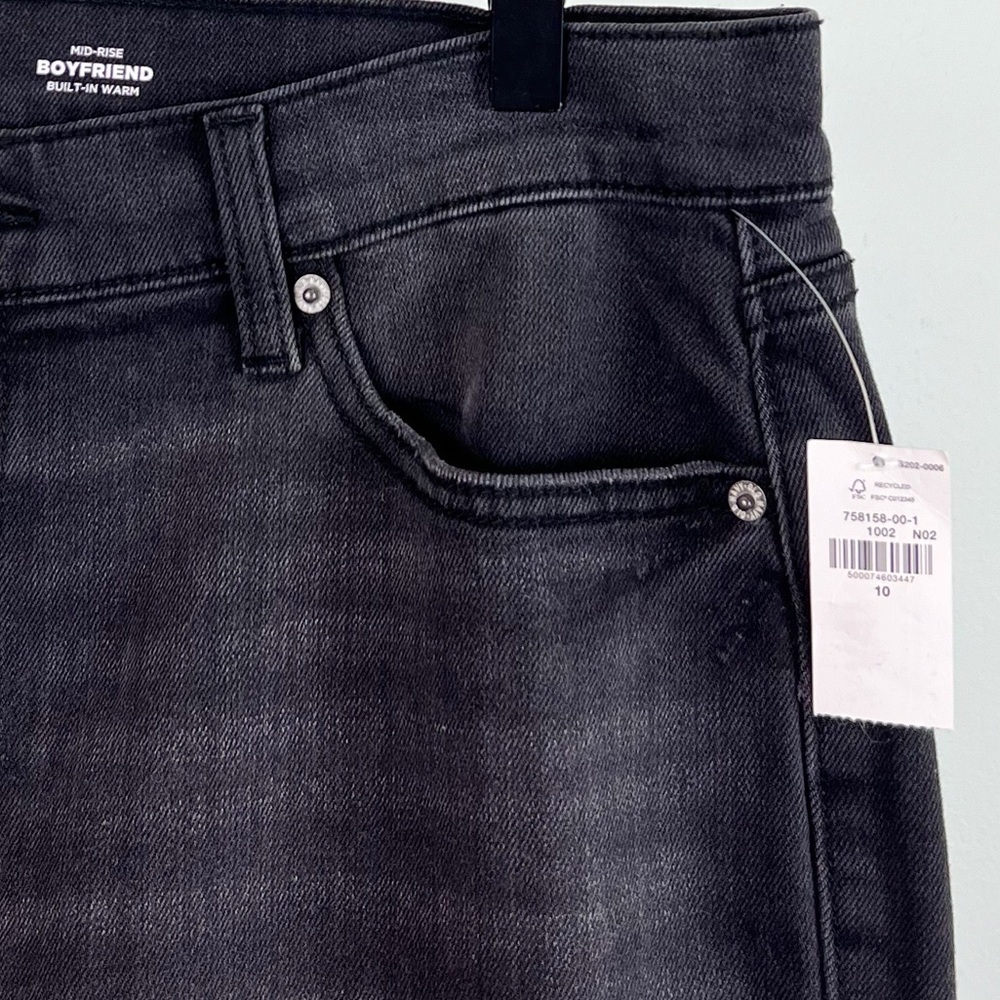 NWT Old Navy Mid-Rise Built-In Warm Black-Wash Boyfriend Jeans - Picture 7 of 7